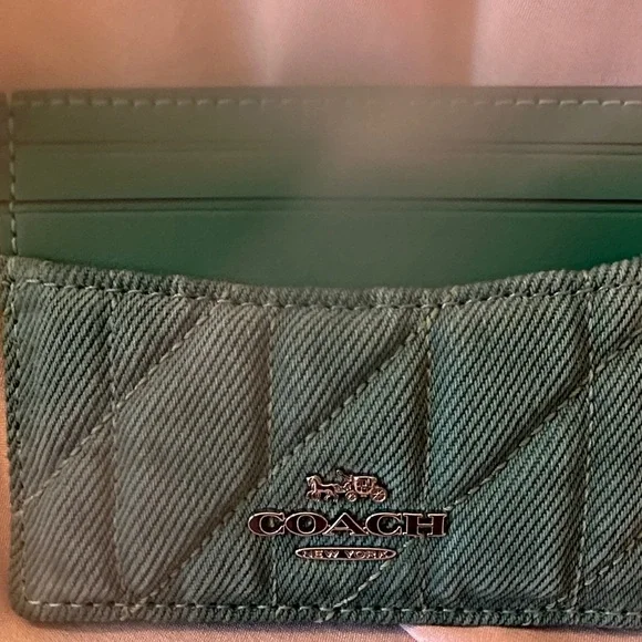 Coach Slim ID Card Case w/Quilting - Picture 3 of 3